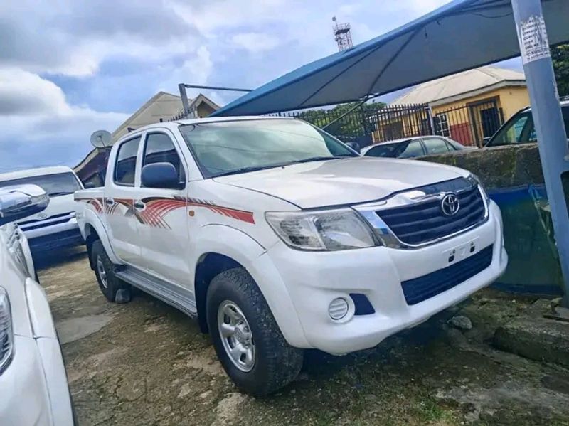 Main image of 2010 Toyota Hilux